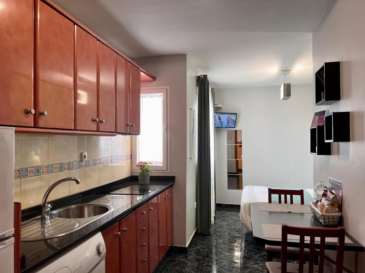 Estudios Dalia Vecindario  Luaran gambar